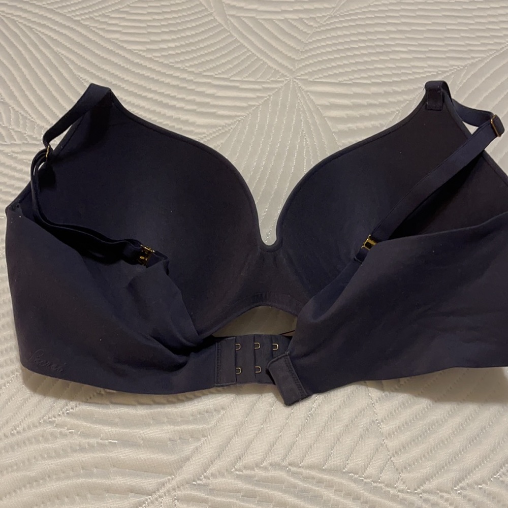 Victoria Secret Bra - Picture 2 of 3